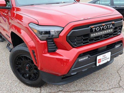 Used 2025 Toyota Tacoma SR5 AWD/4WD image 8