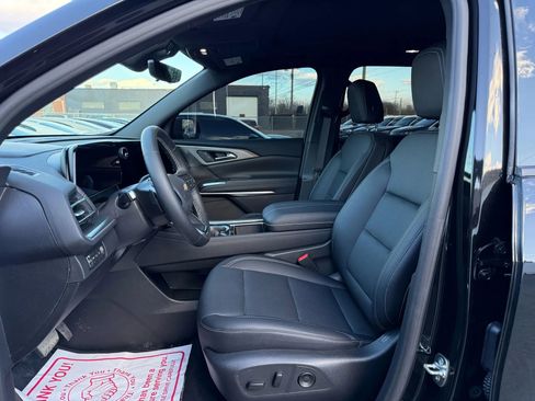 Used 2026 Chevrolet Traverse LT w/ Sun and Wheel Package image 12