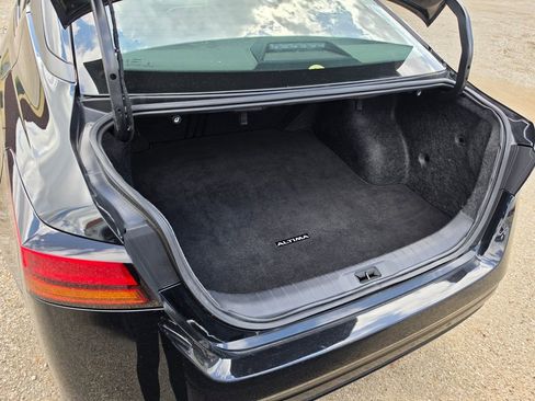 Used 2023 Nissan Altima 2.5 SV image 8