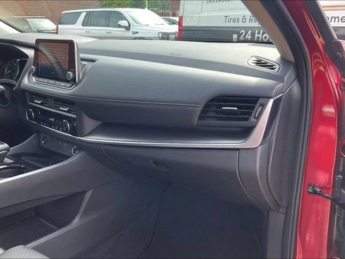 Used 2026 Nissan Rogue SV w/ SV Premium Package AWD/4WD image 16