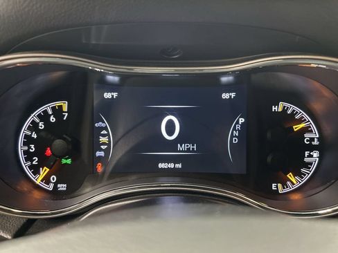 Used 2019 Jeep Grand Cherokee Laredo AWD/4WD image 13