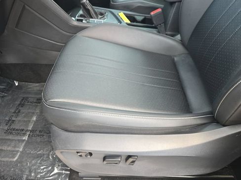 Used 2024 Volkswagen Tiguan SE R-Line FWD image 16