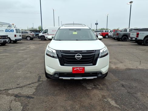 Used 2023 Nissan Pathfinder Platinum w/ Lighting Package (N93) AWD/4WD image 9