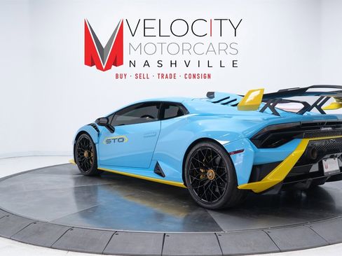 Used 2023 Lamborghini Huracan STO image 8