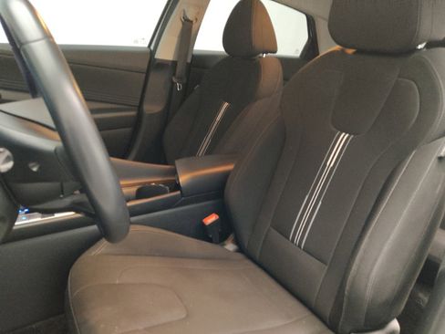 Used 2024 Hyundai Elantra SEL w/ Convenience Package FWD image 17