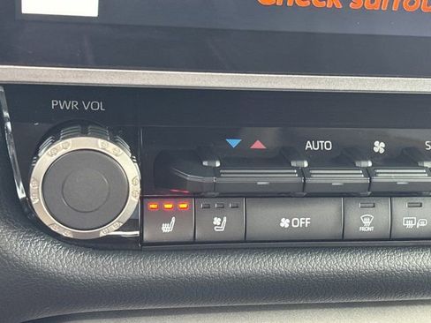 Used 2022 Toyota Tundra Limited image 35