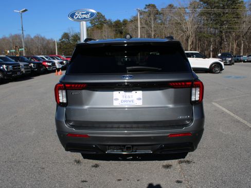 Used 2025 Ford Explorer ST-Line w/ Premium Package image 7