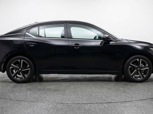 Used 2025 Nissan Sentra SV FWD image 11