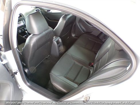 Used 2015 Volkswagen Jetta SE image 17