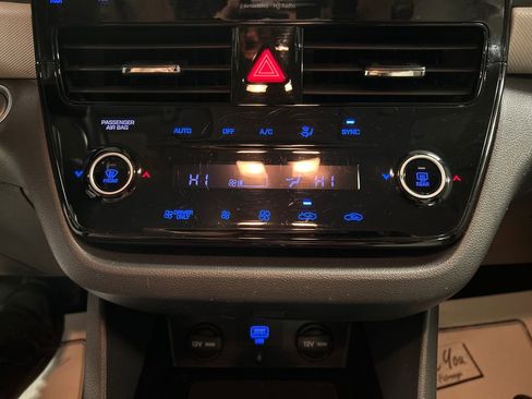 Used 2020 Hyundai Ioniq SEL image 17