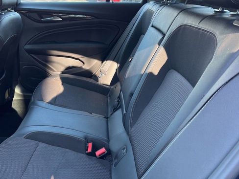 Used 2019 Buick Regal Preferred w/ Driver Confidence Package I image 18