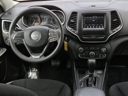 Used 2019 Jeep Cherokee Latitude w/ Popular Appearance Group FWD image 23