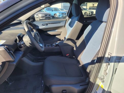 New 2026 Volvo EX30 Plus w/ Protection Package Premier image 13