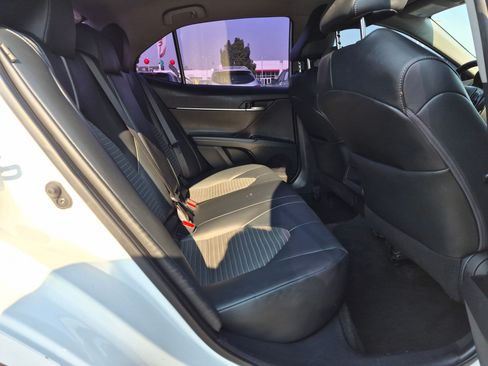 Used 2020 Toyota Camry SE w/ Convenience Package FWD image 28