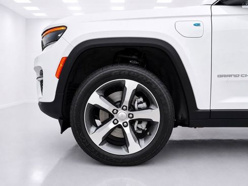 Used 2023 Jeep Grand Cherokee 4WD 4xe image 8