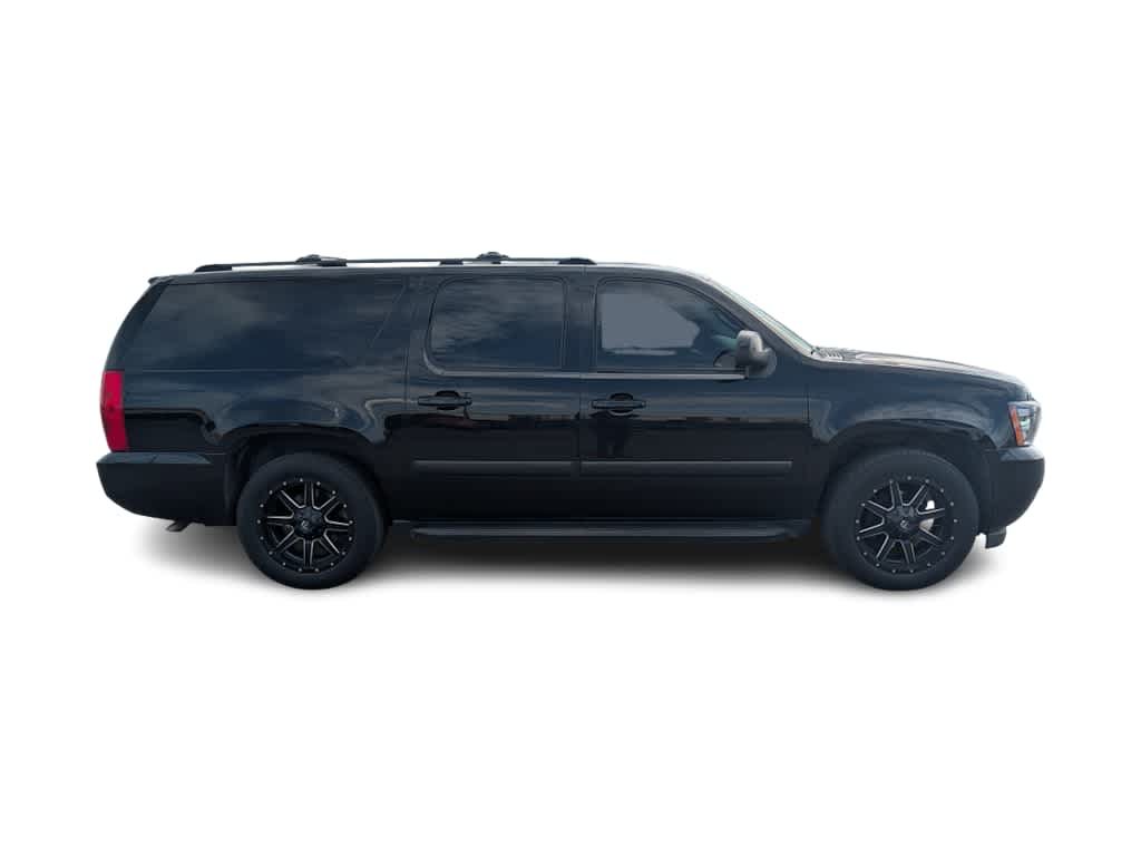 Used 2007 Chevrolet Suburban LT w/ LT Preferred Equipment Group AWD/4WD image 4