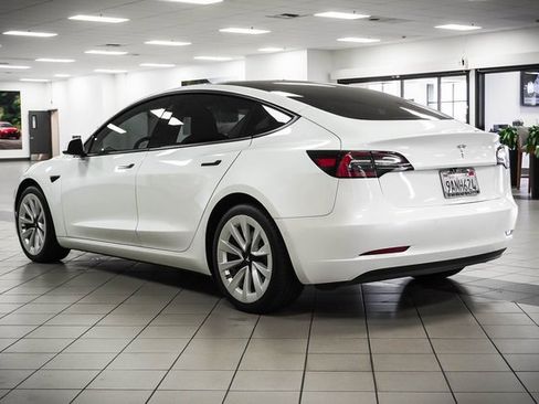 Used 2022 Tesla Model 3 image 8