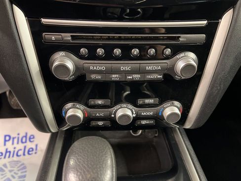 Used 2017 Nissan Pathfinder S AWD/4WD image 12