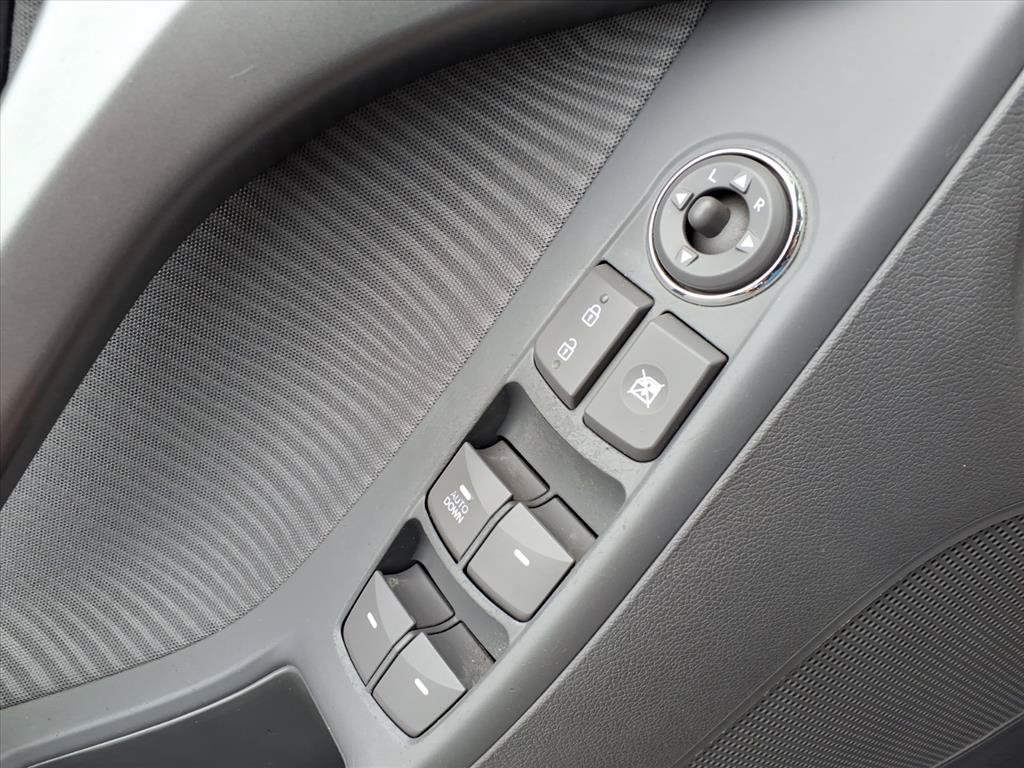 Used 2013 Hyundai Elantra GLS w/ Preferred Pkg FWD image 17