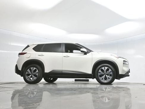 Used 2023 Nissan Rogue SV image 61