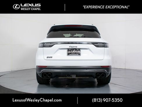 Used 2023 Porsche Cayenne AWD/4WD image 6
