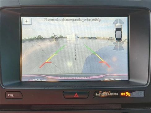 Used 2018 Ford Explorer XLT w/ Equipment Group 202A FWD image 14