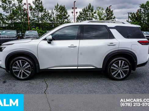 Used 2025 Nissan Pathfinder Platinum w/ Cargo Package AWD/4WD image 6