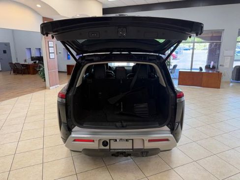 Used 2023 Nissan Pathfinder SL w/ SL Premium Package AWD/4WD image 7
