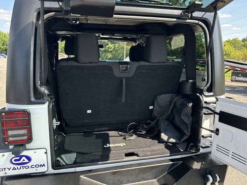 Used 2016 Jeep Wrangler Sport AWD/4WD image 20