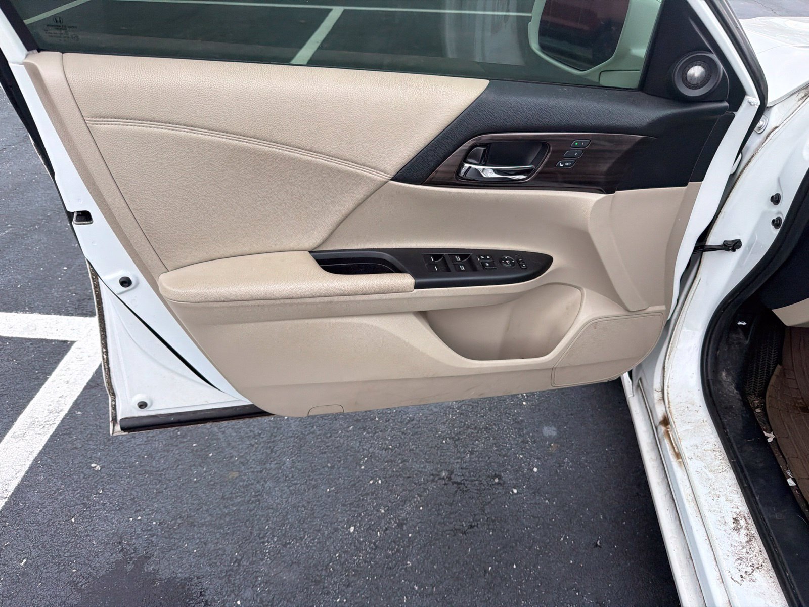 Used 2017 Honda Accord EX-L image 6