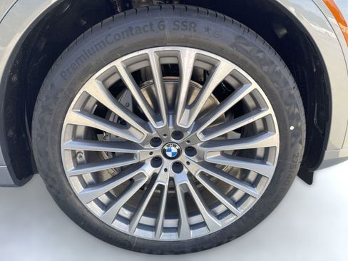 Used 2026 BMW X7 xDrive40i w/ Premium Package image 11