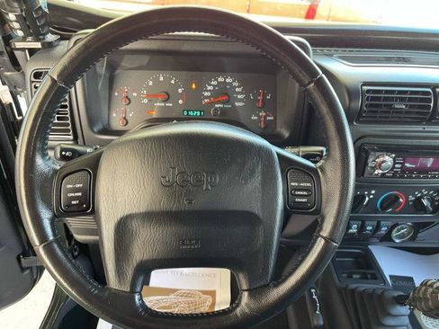 Used 2004 Jeep Wrangler X w/ Convenience Group AWD/4WD image 27