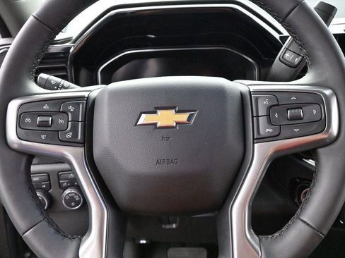 Used 2025 Chevrolet Silverado 1500 LT AWD/4WD image 17