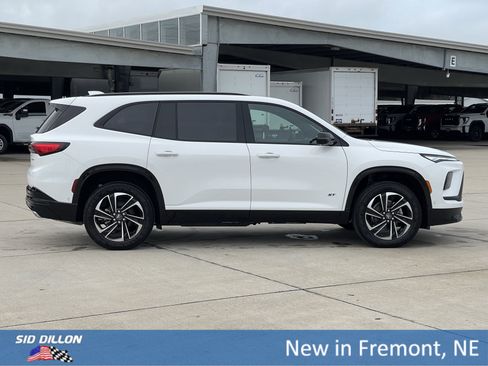 New 2026 Buick Enclave Sport Touring w/ Super Cruise Package AWD/4WD image 16