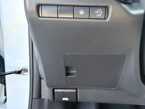 Used 2025 Nissan Kicks SR FWD image 20