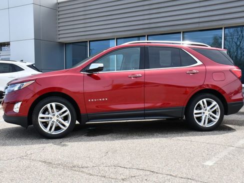 Used 2018 Chevrolet Equinox Premier AWD/4WD image 2