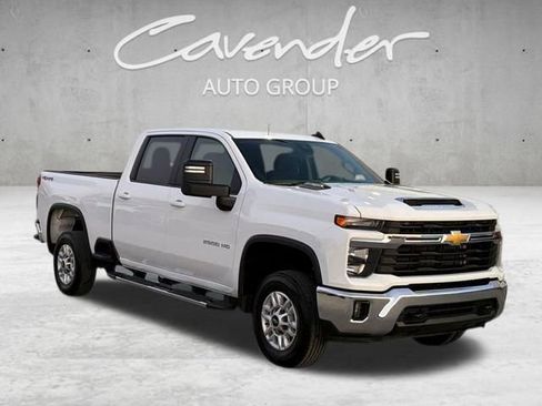 Used 2025 Chevrolet Silverado 2500 LT w/ Convenience Package AWD/4WD image 2