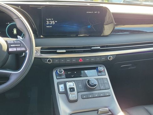 Used 2025 Hyundai Palisade Calligraphy image 22