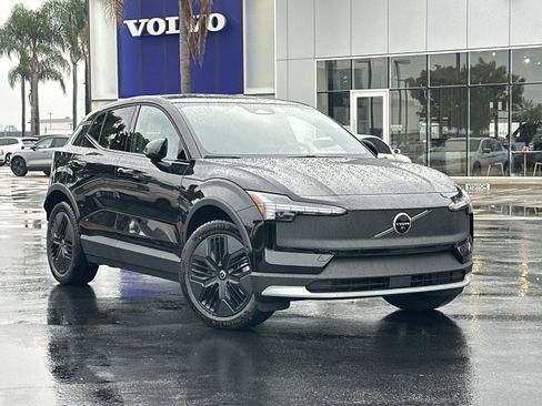 New 2026 Volvo EX30 Cross Country Ultra image 1