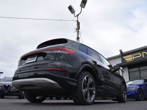 Used 2022 Audi Q4 e-tron Prestige image 7