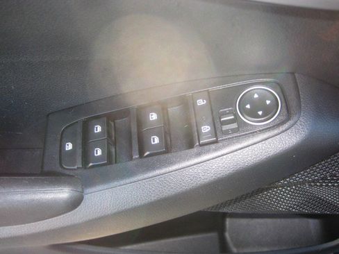 Used 2022 Kia Seltos LX image 14