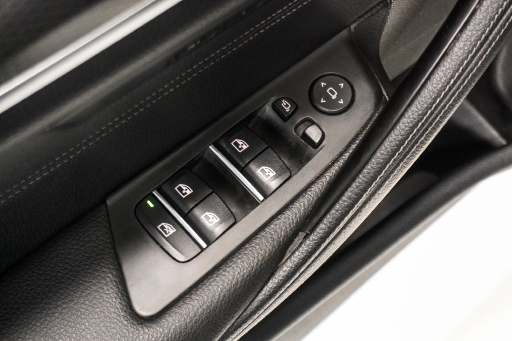 Used 2021 BMW 540i RWD image 23