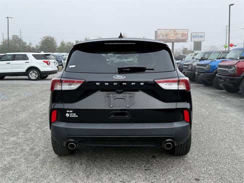 Used 2022 Ford Escape SE w/ SE Sport Appearance Package image 6