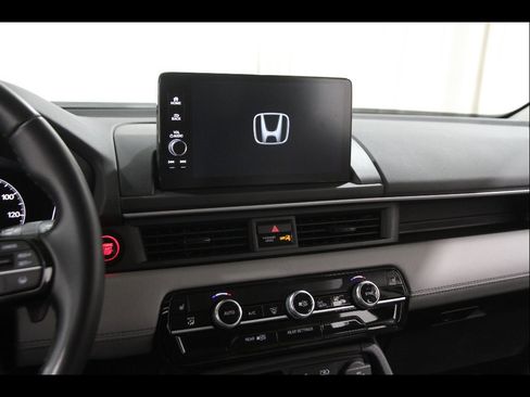 Certified 2025 Honda Pilot TrailSport image 9