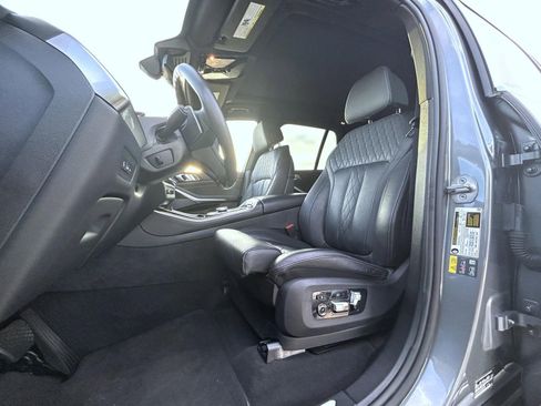 Used 2025 BMW X5 xDrive50e image 10