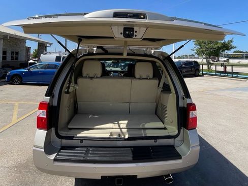 Used 2017 Ford Expedition Limited w/ Equipment Group 301A RWD image 32