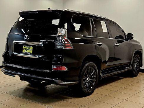 Used 2023 Lexus GX 460 Premium w/ Accessory Package AWD/4WD image 3