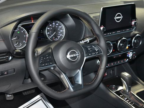 New 2025 Nissan Sentra SR image 2