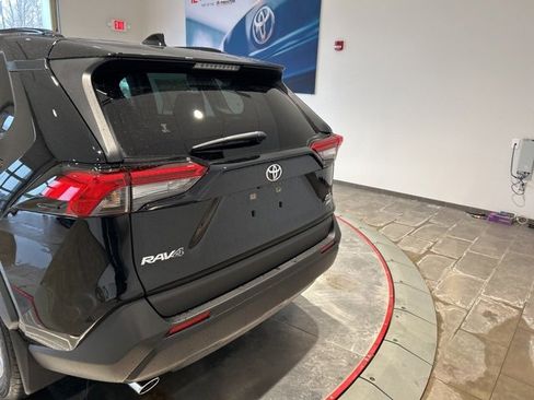 New 2025 Toyota RAV4 XLE image 5