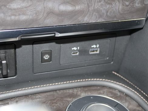 Used 2024 Nissan Armada Platinum w/ Captain's Chairs Package image 50